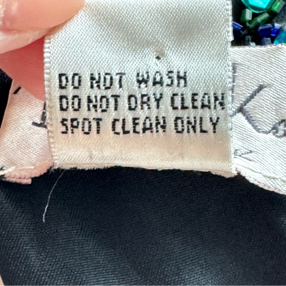 Laurence Kazar New York 100% Silk and Sequin Top Size Medium Vintage - Picture 7 of 10